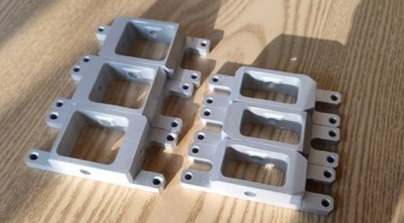 如何去定制大批量的梯形工業(yè)鋁材？