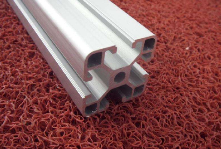 如何通過工業(yè)鋁材耐候性延長使用時長？